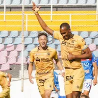 Abdiel Ayarza volvió a demostrar que es goleador y marcó un doblete con Cusco FC [VIDEO]