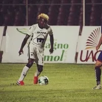 Pumas se pregunta si Carlos Mejía debería estar en el primer equipo
