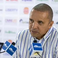 Erick Lonnis respondió por la continuidad de esta pieza clave.