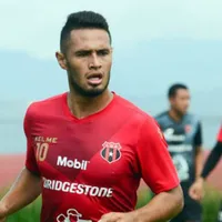 Un grande de Perú se interesa en Alex López
