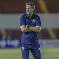 Thomas Christiansen no salió contento con el empate contra Serbia
