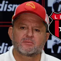 Jafet Soto recibe la respuesta de Alajuelense.