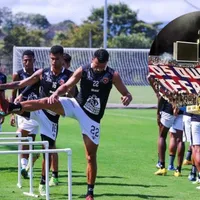Aficionados de Olimpia llevaron serenata a Alajuelense