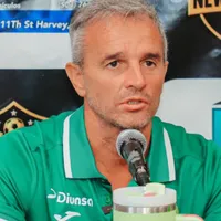 El duro castigo confirmado que podría arruinar el futuro de Pablo Lavallén en Honduras