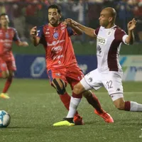 San Carlos casi sorprende a Saprissa y Cartaginés triunfa