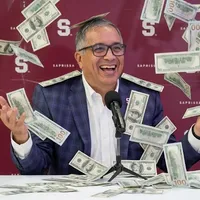 Roberto Artavia adelantó ingresos millonarios.
