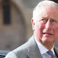 El príncipe Carlos de Inglaterra dio positivo de COVID-19