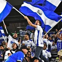 Aficionados de El Salvador le "llevaron música" a México en la previa de Eliminatorias [VIDEO]