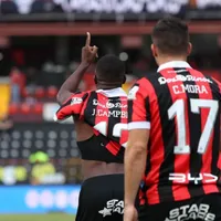 Joel Campbell sigue haciendo enojar a los aficionados del Saprissa con sus posteos.