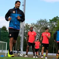 Ticos apelaron a la experiencia como clave para el debut