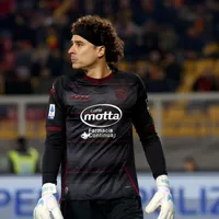 Guillermo Ochoa "responde" a Keylor Navas en Europa recibiendo dos premios