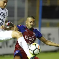 Golazo de Faber Gil dio triunfo al Árabe Unido en El Salvador
