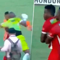 ¡Locura! Arquero del Real Sociedad quiso golpear a un compañero