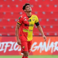 El contrato de Yeltsin Tejeda con Herediano ya finalizó y Jafet Soto aún no se mueve para renovarlo: "No es normal"