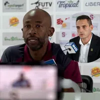 Paulo Wanchope y Sergio Gila en conferencia de prensa.