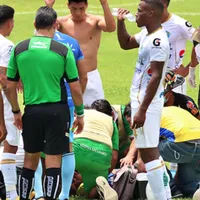 Jugador de Santa Lucía Cotzumalguapa se desploma en la cancha