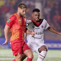 Herediano y Alajuelense van por el mismo futbolista.
