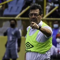 Oficial: Hugo Pérez anunció convocatoria de El Salvador para enfrentar a Guatemala