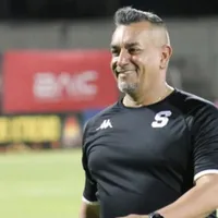 Giacone sonríe ante la noticia del Saprissa.