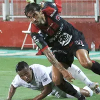 Con Bryan Ruiz en la cancha, Alajuelense goleó a Cartaginés