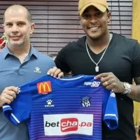Oficial: Harold Cummings vuelve al Deportivo Árabe Unido después de varios años para afrontar el Apertura 2022