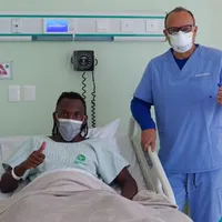 Alberth Elis fue operado satisfactoriamente