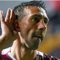 Mariano Torres calienta el clásico.