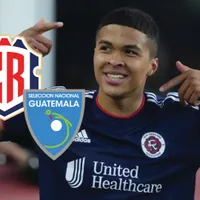 Damián Rivera con la camiseta de New England Revolution.