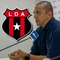 Desde Alajuelense le apuntan a Lonnis.