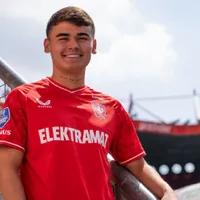Manfred Ugalde tras firmar con Twente: "Es uno de los días más felices de mi vida”
