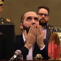 Desconsolado: Nayib Bukele se quiebra y pide perdón a El Salvador