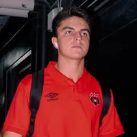 Santiago Van der Putten recibió la negativa de Alajuelense de venderlo. (Foto: LDA)