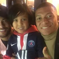 Hijo de Keylor demuestra que nació para el fútbol, aunque no como arquero