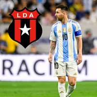 Jugador de Alajuelense se topa con Messi de la manera menos pensada