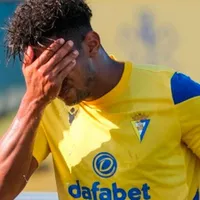 Choco Lozano sufre lesión en amistoso con el Cádiz