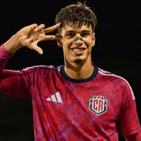 Fernando Lesme se acerca a La Sele: el delantero de Herediano sorprende al Bocha Batista con un mensaje directo