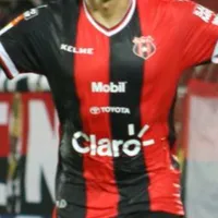 Fue goleador en Alajuelense, una operación de vida o muerte puso fin a su carrera, pero su corazón sigue con los manudos: "Siempre seré liguista"