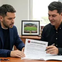Los dos entrenadores que analiza Alajuelense.