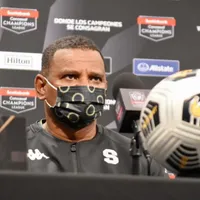 Saprissa se queda sin entrenador