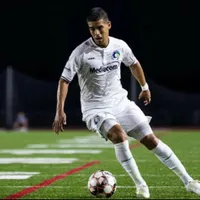 Efraín Burgos cambia de equipo para estar en la Selecta