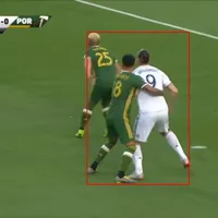 ¡El duelo de Zlatan Ibrahimovic con Julio Cascante!