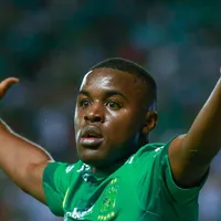 Joel Campbell, con un pie afuera del León