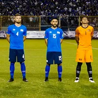 El Salvador presenta su nueva camiseta para el 2023 (Foto: Getty)