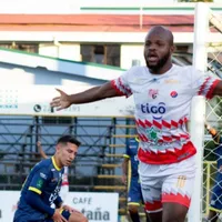¿Llega Javon East a Alajuelense? Ojo lo que dijo el gerente del Santos