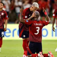 Francisco Calvo y Jeyland Mitchell en riesgo contra Panamá.