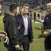 Hugo Pérez dio los detalles de la falta de indumentaria en El Salvador
