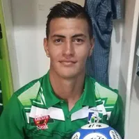 Ulises Tavares marca triplete y le escribe "hak-tre" al balón
