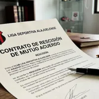 Alajuelense quiere rescindirle a una figura.