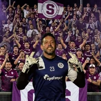 Leonel Moreira hace estallar a la afición de Saprissa.