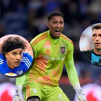 Patrick Sequeira arriba de todos.